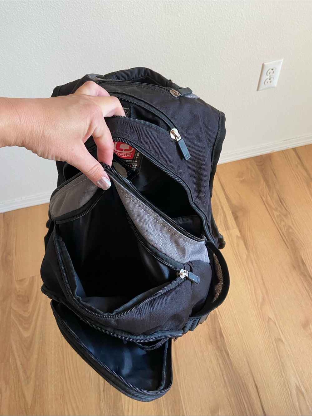 OGIO Black Laptop Backpack - Picture 3 of 11